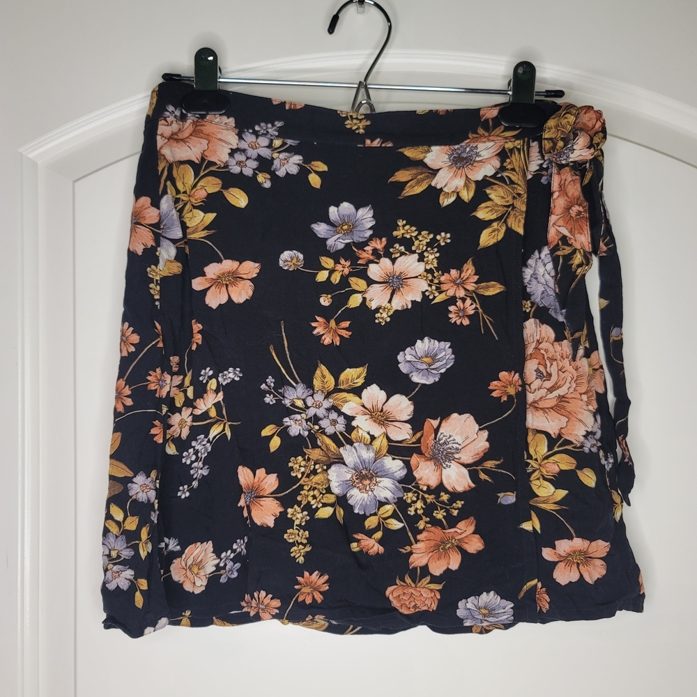 American Eagle Outfitters Black Floral Mini Skirt